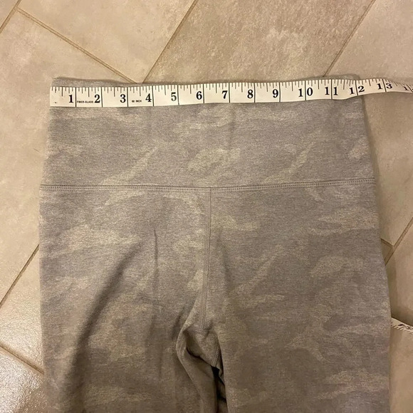 Vuori Clean Elevation Grey Camo Size XS - Picture 7 of 7
